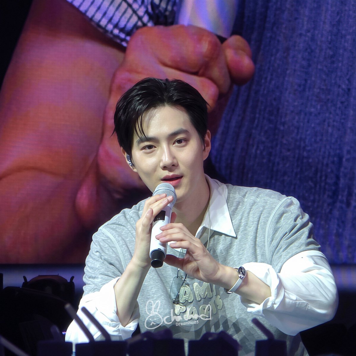 DreamNo522's tweet photo. Junmyeon is just effortlessly pretty https://t.co/vTrCClEwu1