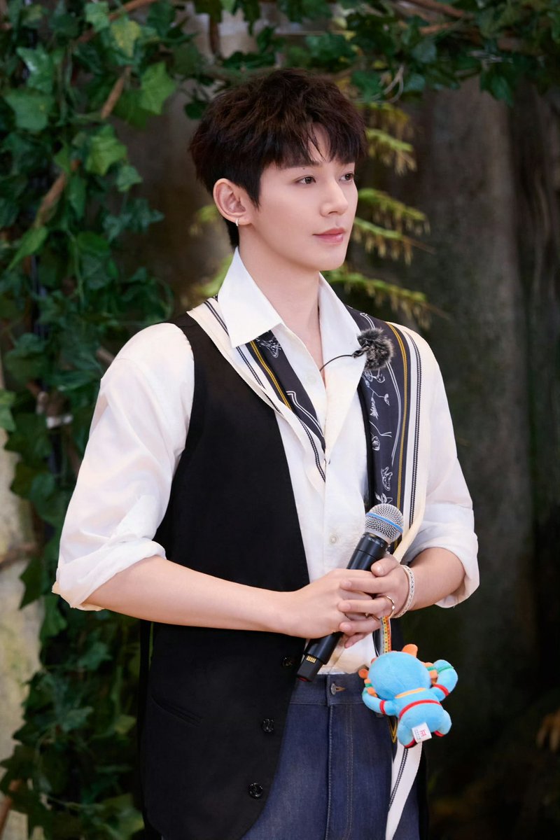 iamjiesu's tweet photo. 20260731 DengWei Studio Weibo Update 

“ก้าวตามรอยเติ้งเหวย 👣 เข้าสู่ห้องจัดแสดงอารยธรรมโบราณแห่งทวีปอเมริกาของพิพิธภัณฑ์เซี่ยงไฮ้! ภายใต้ World Tree หวนรำลึกเรื่องราวการเดินทางอันแสนพิเศษในรายการ #DivasHitTheRoad8 ”

🔗 https://t.co/8J54DYfUSW

#เติ้งเหวย #DengWei https://t.co/JDSMLhNATu
