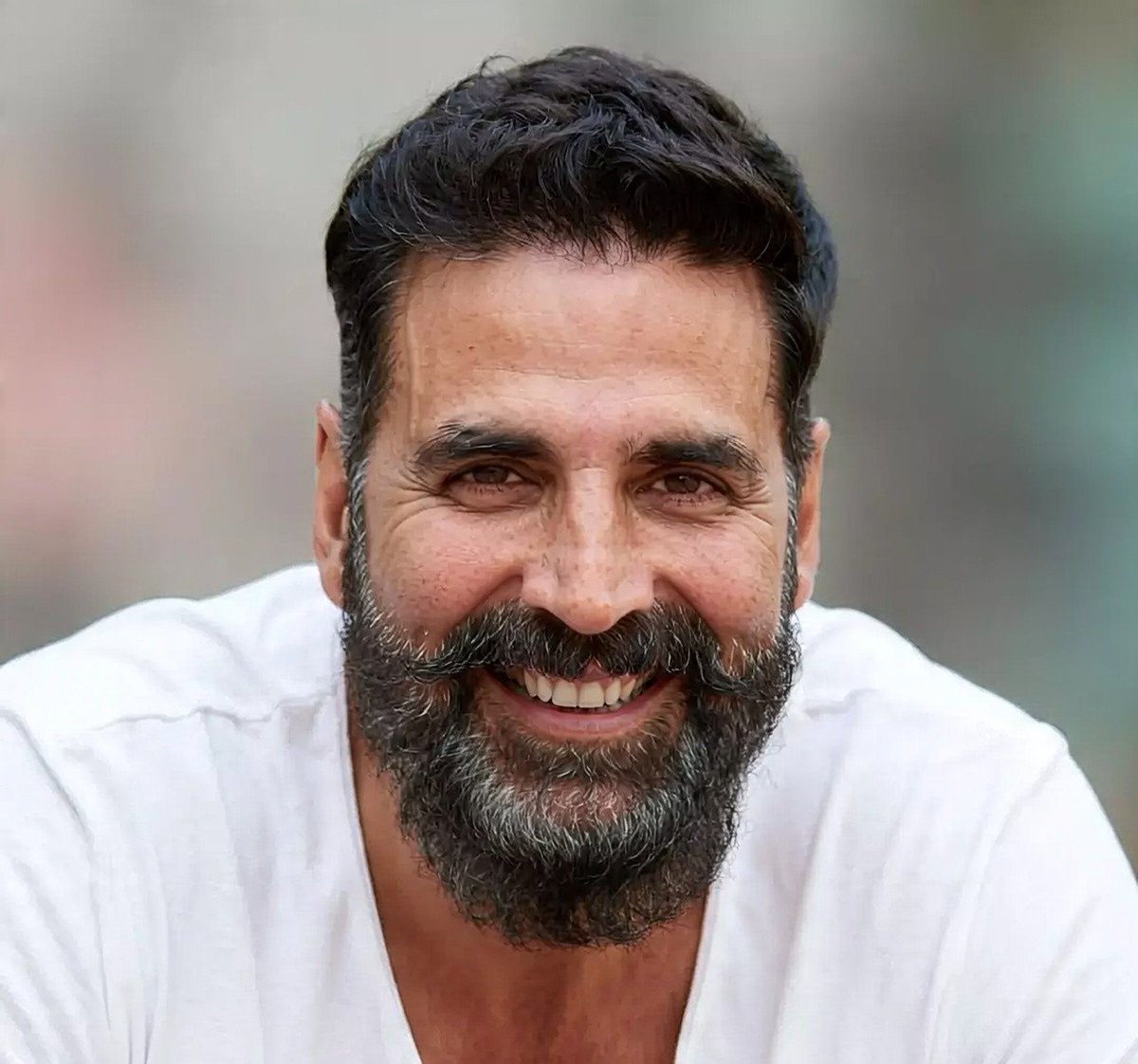 SagarTalkies's tweet photo. #AkshayKumar & #AhmedKhan set to reunite once again! 🔥🎬

After the success of #WelcomeToTheJungle, the duo is exploring multiple exciting projects, ranging from action-comedy and romantic action to a full-fledged action entertainer.

One of the ideas is expected to be finalized soon, with an official announcement to follow. 🚀