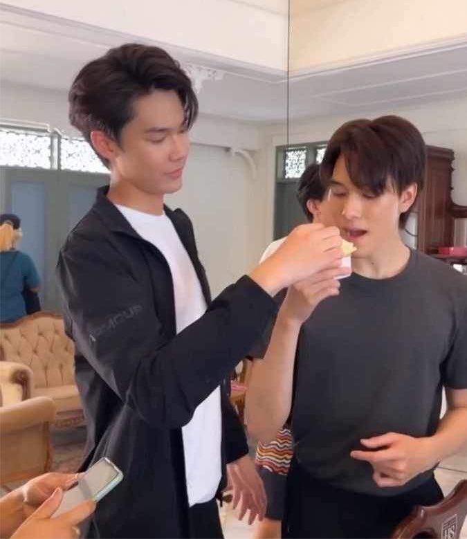 nn3abi's tweet photo. เก็บขึ้นมากิน ปัดฝุ่นออกก็ยังอร่อยเหมือนเดิม https://t.co/BoxwxXbjDF