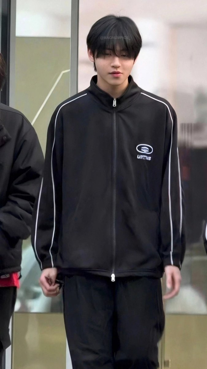 peariesps's tweet photo. ตัวเต็ง YGNBG ที่คิดว่าน่าจะได้เดบิ้วคือ สองหนุ่มนี้แหละ nike boy, visual boy ข่าวลือ(?) 

-ไนกี้บอย คือ เด็กไทย 🇹🇭 เกิด 2011 มักเน่

-วิชวลบอย คือ ลูกครึ่งออส 🇨🇳🇦🇺/🇰🇷🇦🇺  (?) เกิด 2009

อยากเห็นหน้าหลานชายแล้วค่ะ แค่เปิดหน้ามาสองคนนี้ก็แอบจึ้งแล้ว จะได้เดบิวต์ไหมอันนี้อีกเรื่อง🥺 https://t.co/pji3Hv9IBH