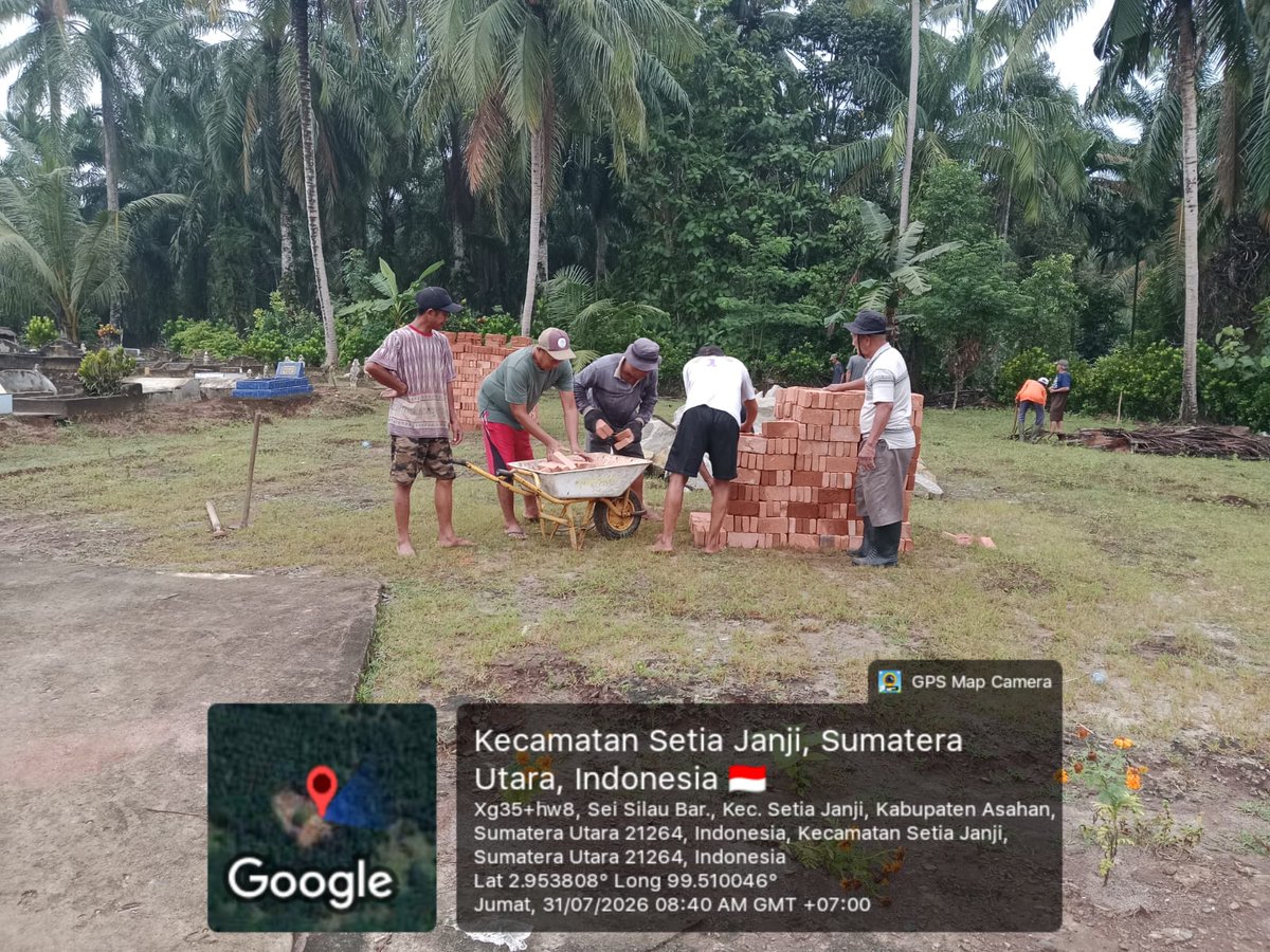 KecSetiaJanji's tweet photo. Pelaksanaan Gotong Royong di Lingkungan Kecamatan Setia Janji https://t.co/v5efSe9AXp