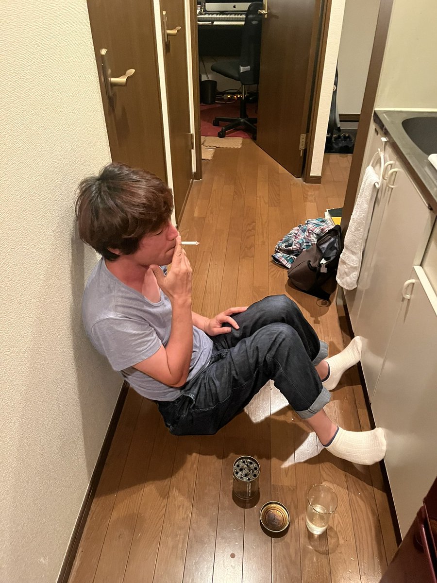 souterui's tweet photo. 故に彼の吸収してきた音楽、表現を過剰に放出できたと思っています。是非買って何度も聴いて欲しいです。秘密の音もいっぱい隠されてますので笑。よろしくお願いします！💫☄️🔥🌈🌚🌞🍄 https://t.co/9Xca86bGZo