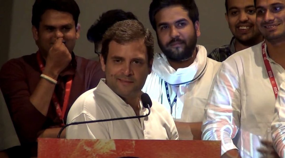 Witty_Ayush's tweet photo. Bhaiya ne kya halat kar di hai Savarkar ki. Uska hi Grandnephew accept kar raha sab. 😭😭 https://t.co/nq03Bix1Tk
