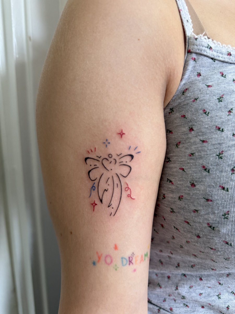 hyunikittys's tweet photo. — 3107 jump up hyun 

I showed hyun the tattoo I got from their drawing with wumuti and the reaction is so 😭😭😭😭😭😭 https://t.co/c1WmEv5bMa