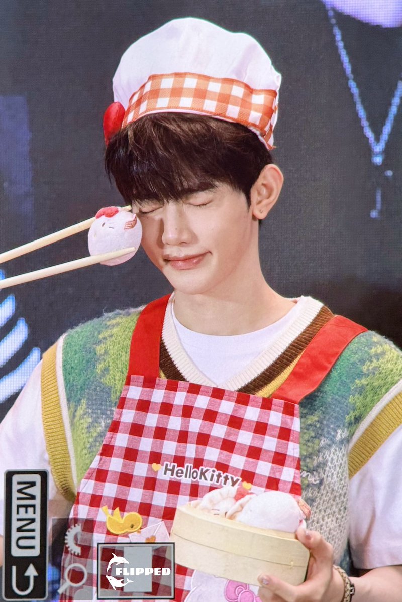 flipped_bbhh's tweet photo. 260731 팬싸 Preview 

미니 1집 마지막 팬사인회 끝! 고생 많았어 하오야! 💚

#장하오 #ZHANGHAO #章昊 #ジャンハオ
#AND2BLE   #앤더블 https://t.co/trffMhWrus