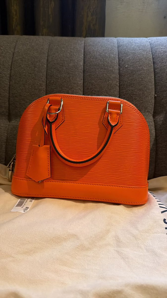 narasconsignmnt's tweet photo. Louis Vuitton Alma Bb
 $1800
 pristine condition. 
Dust bag only https://t.co/v2r8ZnfafL