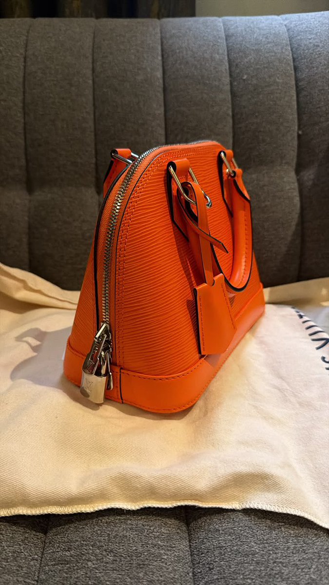 narasconsignmnt's tweet photo. Louis Vuitton Alma Bb
 $1800
 pristine condition. 
Dust bag only https://t.co/v2r8ZnfafL