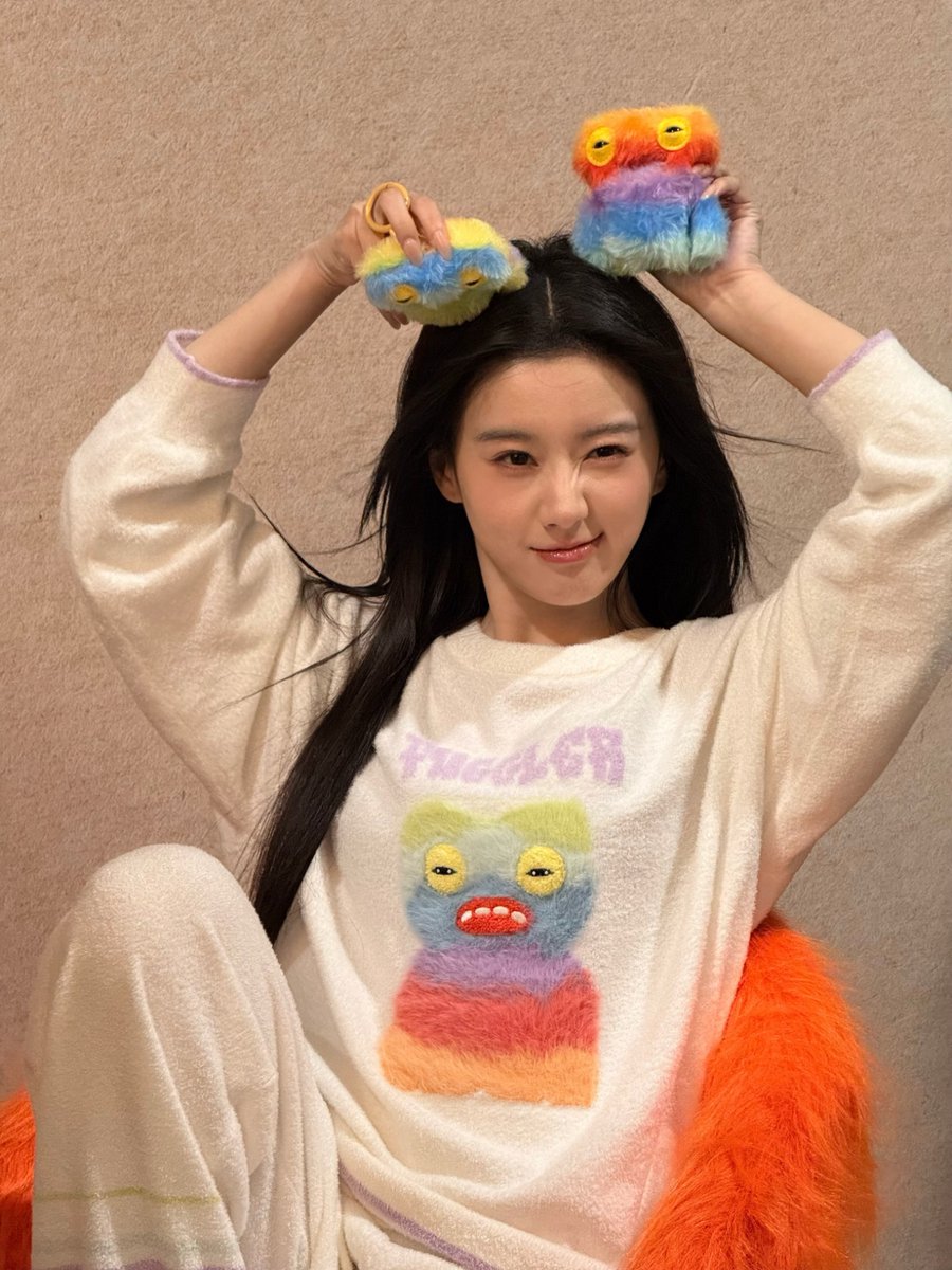 forshangen's tweet photo. 📸 260731 ✧ Bao Shangen Studio Update 

🧸  𝓑𝓪𝓸’𝓼 𝓼𝓱𝓪𝓻𝓮

Please point the wheel of happiness to 👉🏻 Bao Shangen. Today's dose of cuteness has arrived💓

#BaoShangen #包上恩 https://t.co/soHjPIBhUv