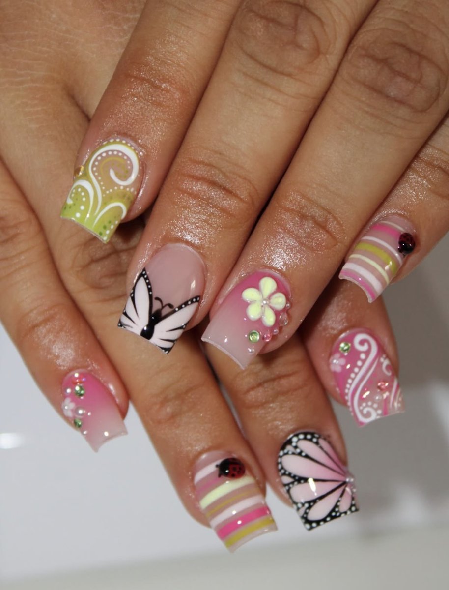D1GITALPRINCESS's tweet photo. luv designs like these <333 https://t.co/GIvPnquc9r