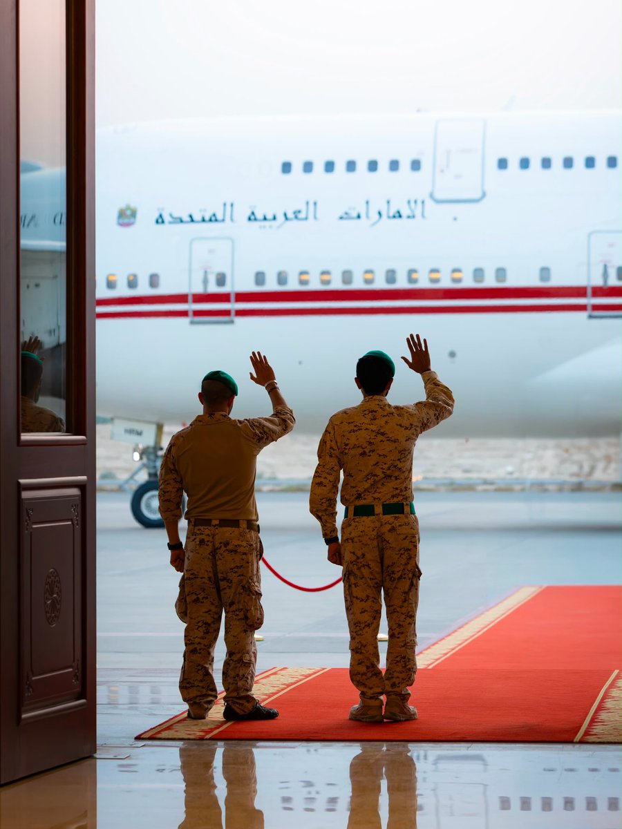 groupfazza's tweet photo. نيابةً عن جلالة الملك حمد بن عيسى آل خليفة، كان سمو الشيخ ناصر بن حمد آل خليفة وسمو الشيخ خالد بن حمد آل خليفة في مقدمة مودعي سمو الشيخ حمدان بن محمد بن راشد آل مكتوم، لدى مغادرته البحرين بعد حضوره تمرين «درع البحرين» العسكري المشترك.
On behalf of HM King Hamad bin Isa Al Khalifa, HH Shaikh Nasser bin Hamad Al Khalifa and HH Shaikh Khalid bin Hamad Al Khalifa bid farewell to HH Sheikh Hamdan bin Mohammed bin Rashid Al Maktoum as he departed Bahrain after attending the joint “Bahrain Shield” military exercise.
