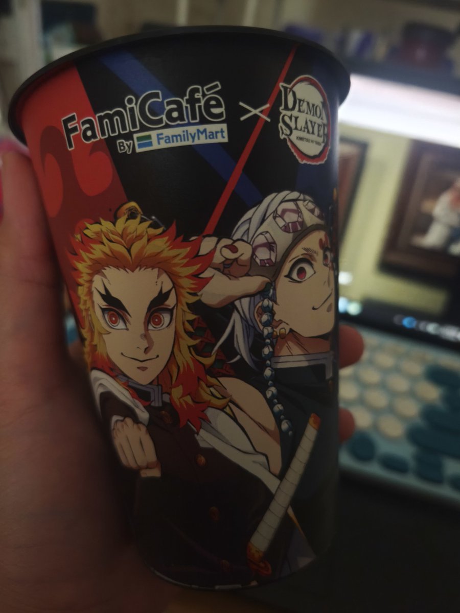 meowingyap's tweet photo. Tiba-tiba ada cup demon slayer di rak gue, ternyata ibuk naroh itu sblm ke klaten dan pas gue tidur wkakak https://t.co/f6gNGJTK52