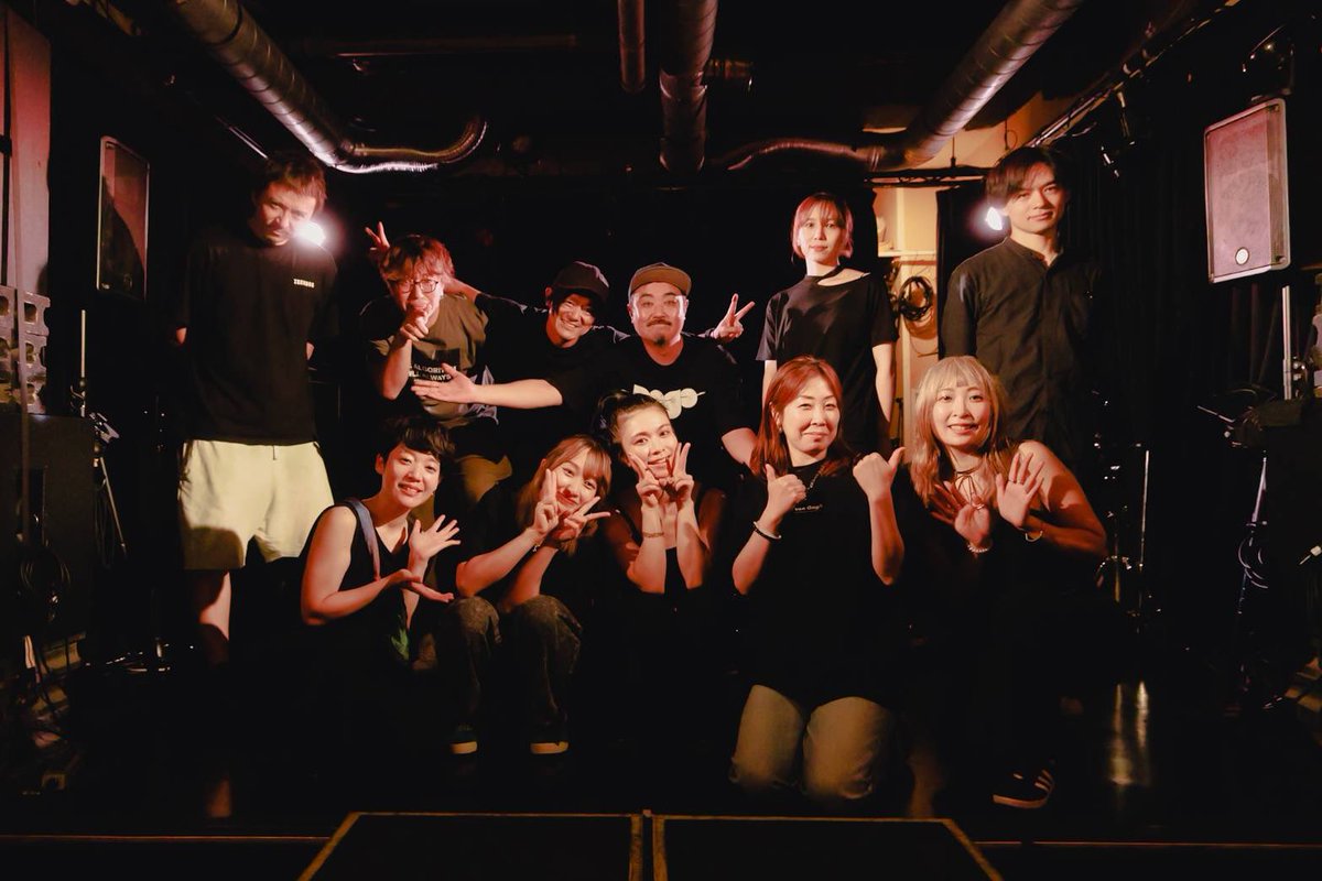 roronuph's tweet photo. 7/30 渋谷HOME
新曲お披露目しました👽
お越しくださった皆さまありがとうございました！

1. Attention!
2. Secrets
3. Clap,Clap,Clap
4. Līla līla 🆕
5. Metaphor
6. Touch my brain
7. Wave in my view
8. Soft Halos (alt ver.)

📷 @you_camera26 https://t.co/92kJkzAbGI