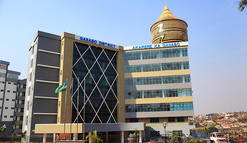 RYVCP_Gasabo's tweet photo. Tubahaye ikaze muri iyi nyubako nziza ya @Gasabo_District ahagiye kubera inteko rusanjye ya @RwandaYouthVol1 mu Mujyi wa Kigali. Biteganyijwe ko abasaga 500 bahagarariye abandi aribo baza kuyitabira. Twiteguye kumva impanuro duhabwa n'abayobozi batandukanye. @RwandaLocalGov https://t.co/cjJMGQVLlo