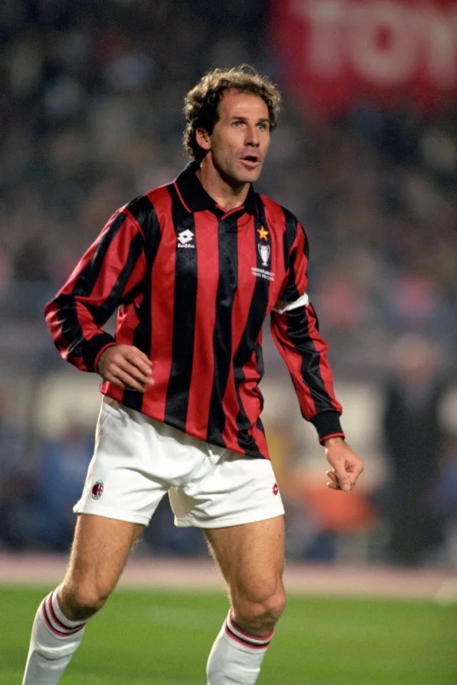 lucapist1's tweet photo. Buon viaggio Capitano  😞, abbiamo perso un battito del nostro cuore rossonero https://t.co/uG6T9kw89L