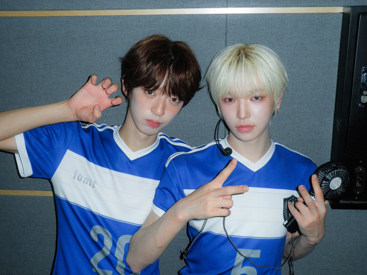 쨍 tweet media