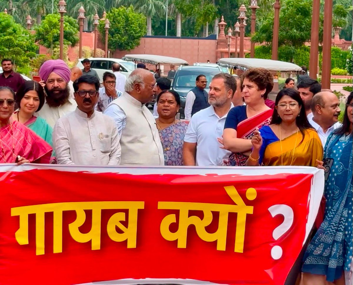 kharge's tweet photo. छात्रों के दमन व श्री राम मंदिर से चंदा चोरी पर मोदी सरकार जवाब दे !! https://t.co/a1OlDkOeEt