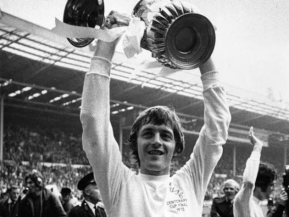 topcarpentero's tweet photo. Happy 80th birthday 
Allan(sniffer)Clarke
151 goals in 366 appearances for Leeds between 1969/78.
Division One winner🏆 
FA Cup winner 🏆 
Inter Cities Fairs Cup winner🏆 
Charity Shield winner🏆 
10 goals in 19 appearances for England
LEGEND 

https://t.co/32FrfPN4UB https://t.co/cvuqDu1PoJ