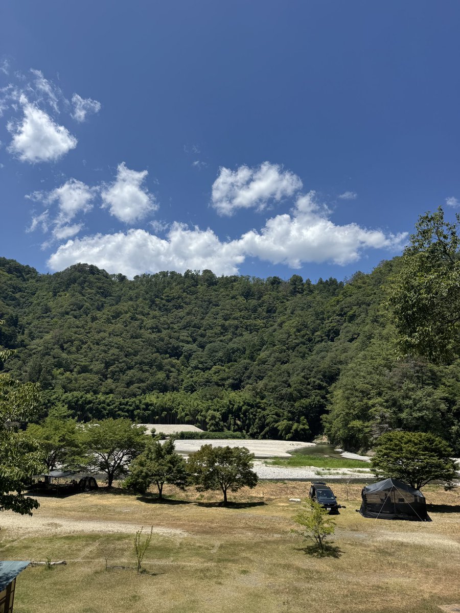 Shinanokoishi_w's tweet photo. 【8月のお知らせ】和知野川キャンプ場

🍧わちごおり裏メニュー（SNS限定）
「ほうじチャイ」天龍村産ほうじ茶＋村産ニッキ
「梅ほうじ」

☕️カフェは夏休み期間、毎日営業
8/8〜15は19時まで延長営業

🏞川遊びのみのご来場も歓迎

🏍8/19「819バイクの日 in 天龍村」
※当日も通常の宿泊ができます https://t.co/gbJGvhBHoP