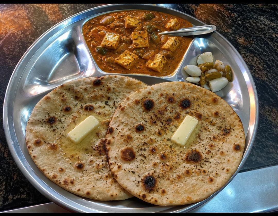 imsonali0's tweet photo. Just 2 butter rotis and half a plate of Kadhai Paneer... and GST was charged separately, making the total bill ₹319! 💸

GST affects ordinary and low-income people the most. Even large hotels add GST charges to the final bill, increasing the overall cost for customers.

While traveling, a young man stopped at a highway restaurant for a meal. He wasn't very hungry, so he ordered just 2 butter rotis and half a plate of Kadhai Paneer.

After finishing his meal, he asked for the bill. As soon as he saw it, he was left surprised for a few seconds. 😳

 2 Butter Rotis – ₹100
 Half Plate Kadhai Paneer – ₹203.50
GST (Charged Separately) – ₹15.18
 Total Bill – ₹319

The young man said that if he had checked the menu and prices beforehand, he would probably have chosen another place to eat.

Nowadays, food prices at many restaurants and highway eateries have increased so much that even a simple meal can feel expensive. So, it's always a good idea to check the menu and prices before ordering to avoid any surprises when the bill arrives.

🤔 What do you think? Is ₹319 reasonable for 2 butter rotis and half a plate of Kadhai Paneer, or does it seem too expensive to you?