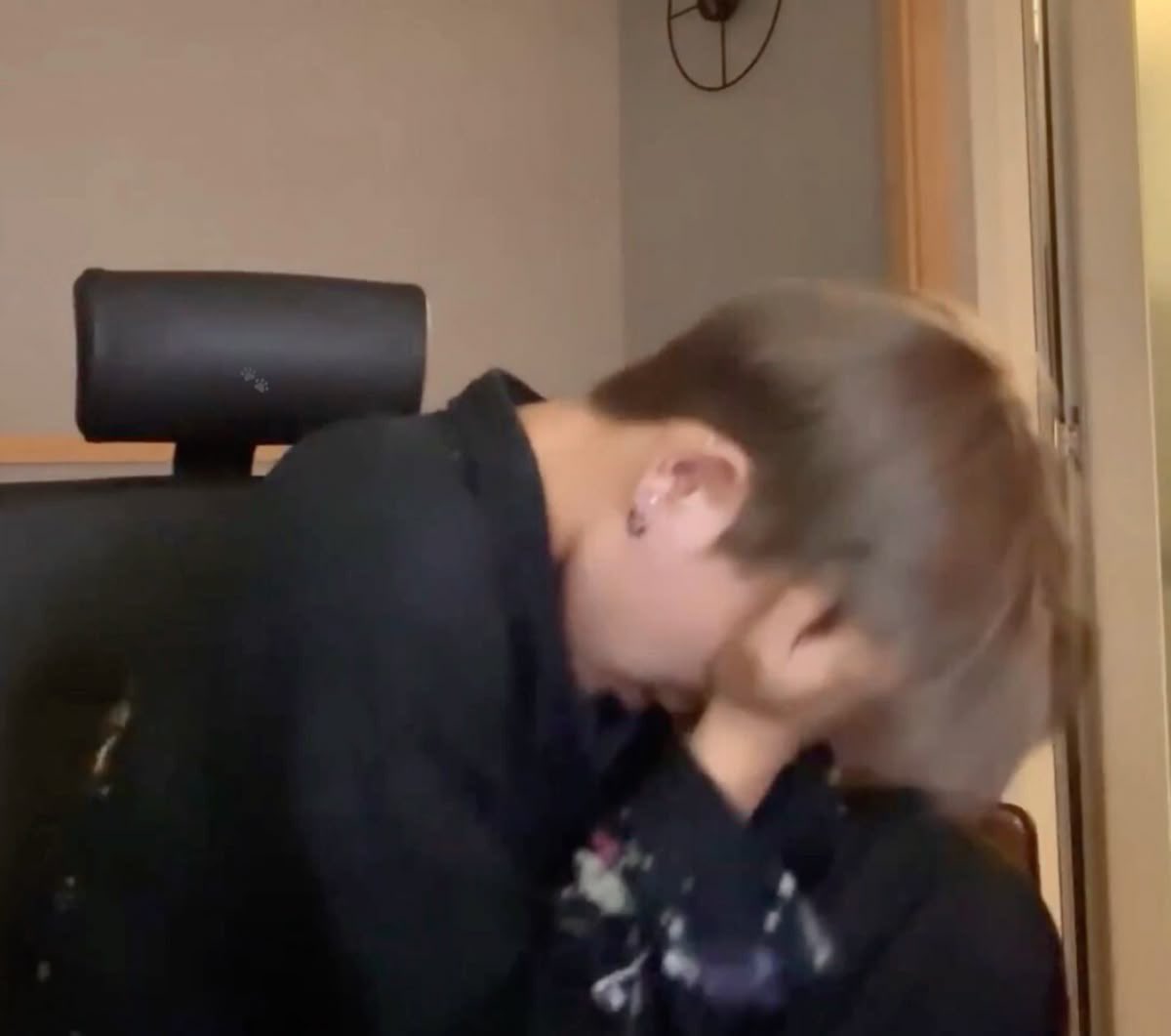 7astrorum7's tweet photo. @7onghos ah the pain of doing smth u enjoy 😔😔 https://t.co/sWOnR8QmNx