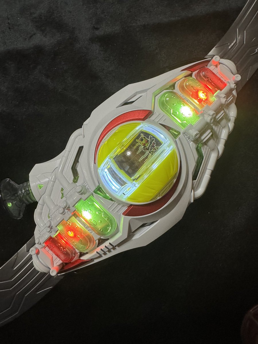 sordform's tweet photo. 作品内で出番無いであろう、レジェンドライダーカプセムを使って歴代ライダーの力使えるって妄想も楽しいかもね https://t.co/XSqNYVpXTl