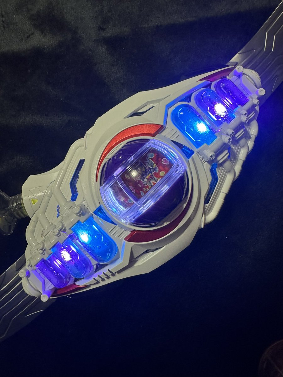 sordform's tweet photo. 作品内で出番無いであろう、レジェンドライダーカプセムを使って歴代ライダーの力使えるって妄想も楽しいかもね https://t.co/XSqNYVpXTl