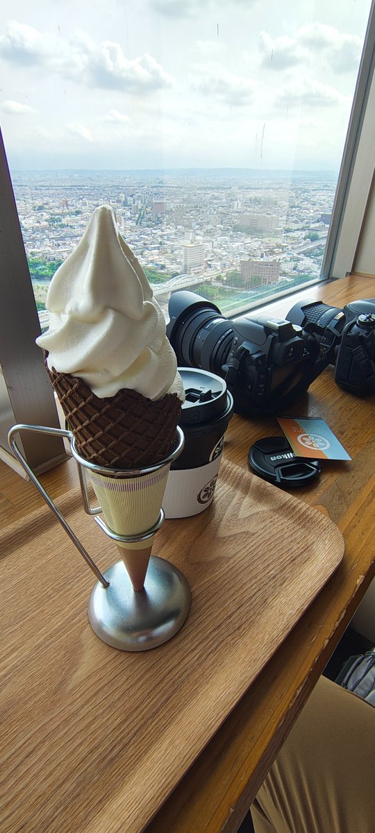 bonkers2014's tweet photo. @miz_mus こんな眺めです。
これが無料、珈琲もソフトクリームも美味です😅 https://t.co/dEZ8EeN7Gp