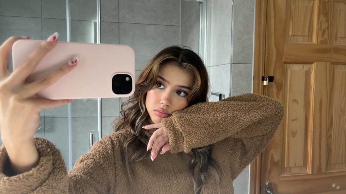AnaBelle tweet media
