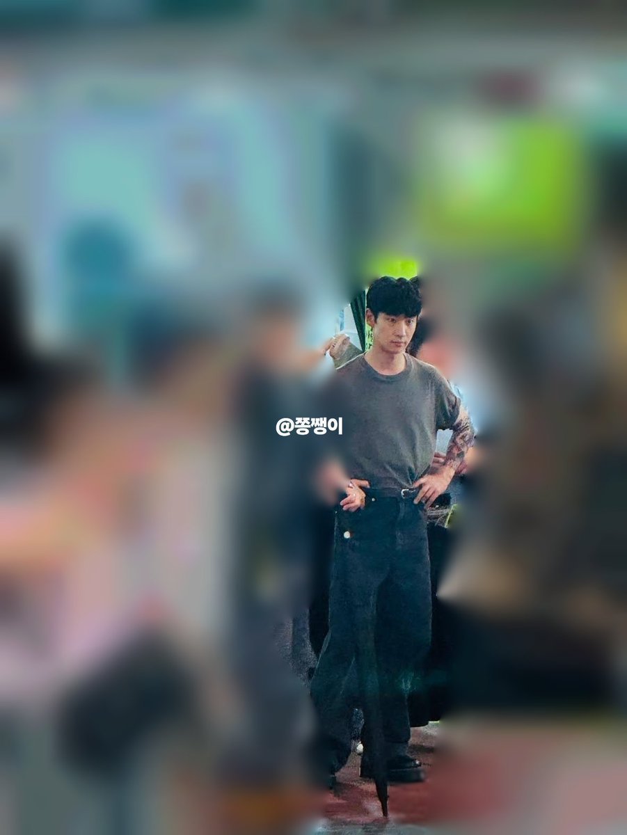 itzehajago's tweet photo. 사람이 앞뒤가 이렇게 달라도 되는거임? ㅋㅋㅋㅋㅋㅋㅋ 배우 달란트 미쳤네 배우 안했으면 큰손해볼뻔ㅋㅋㅋㅋㅋ https://t.co/r4BgRcnMYd