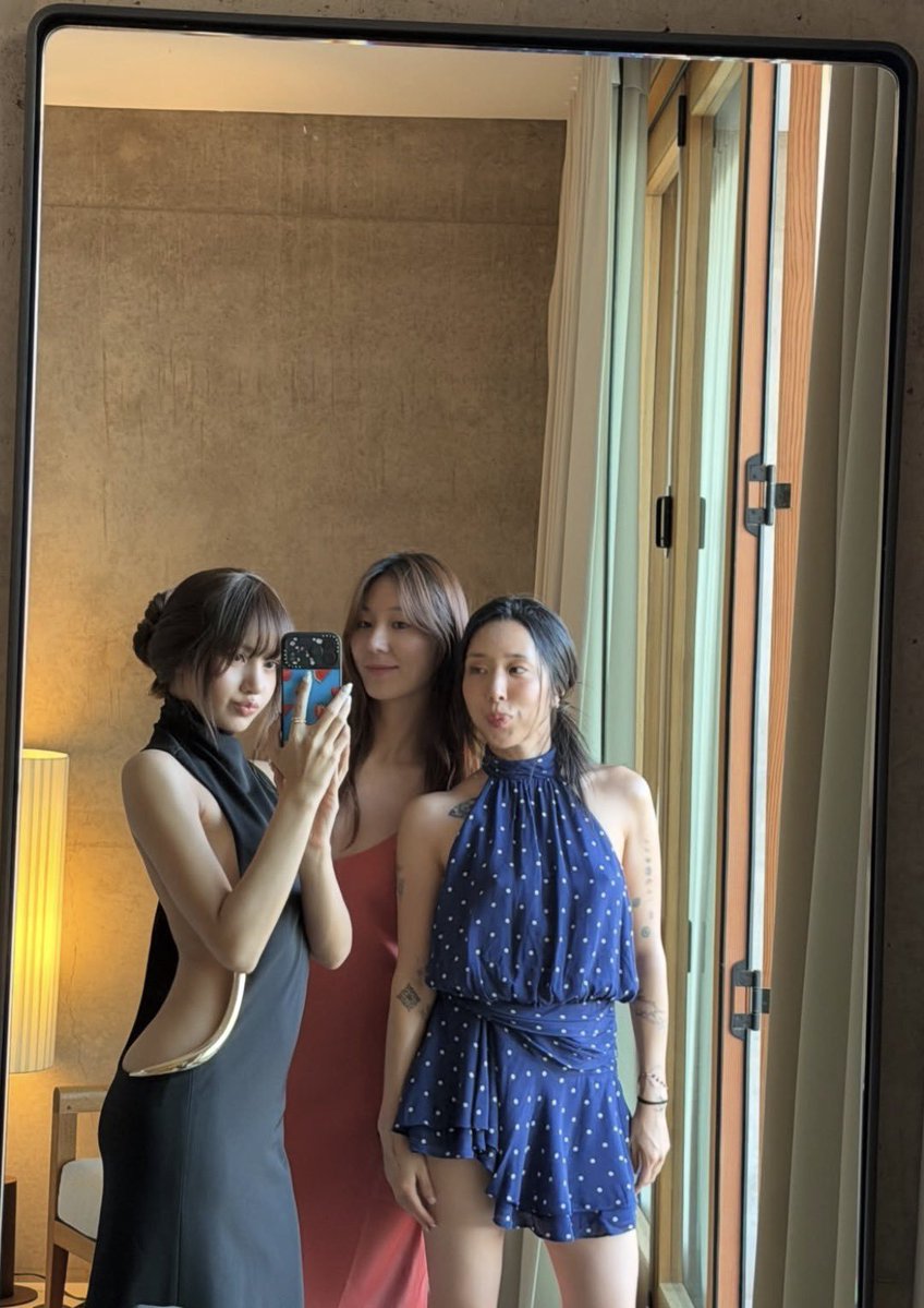 LisaDGGallery0's tweet photo. New photos of LISA during her trip in Utah 🤭🤍

#LISA @wearelloud https://t.co/zh1VZfCwJB
