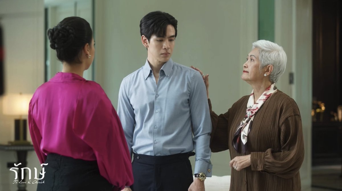 namon078's tweet photo. ปกติจะเห็นคุณรังสิมันตุ์ใส่แต่สูทสีเข้มๆ พอใส่เชิ้ตฟ้าแล้วโลกสดใส สว่างขึ้นมาเลย ว่าแต่เรื่องนี้พี่พระเอก พี่นางเอกได้ยิ้มกันตอนไหนคะ 

#รักษ์
#FilmThanapat
#ฟิล์มธนภัทร https://t.co/6W3777Yz6F