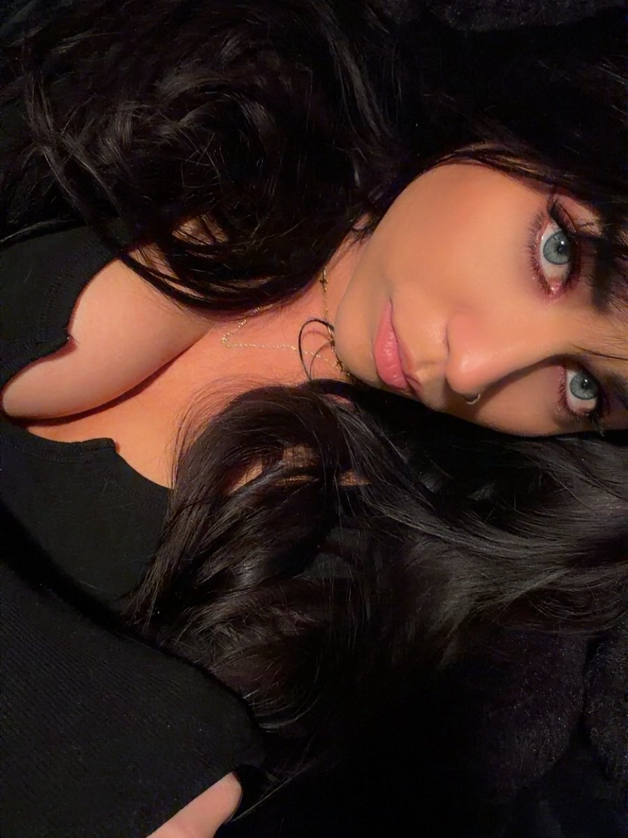 smashley177's tweet photo. Please, if anyone is willing to help me, send me a DM. I’m going through a little issue right now, and even the smallest bit of help would mean so much to me. ❤️
And if you’d like some content in return, I’m completely okay with that too. Thank you for your kindness and support. https://t.co/mfm5neivln