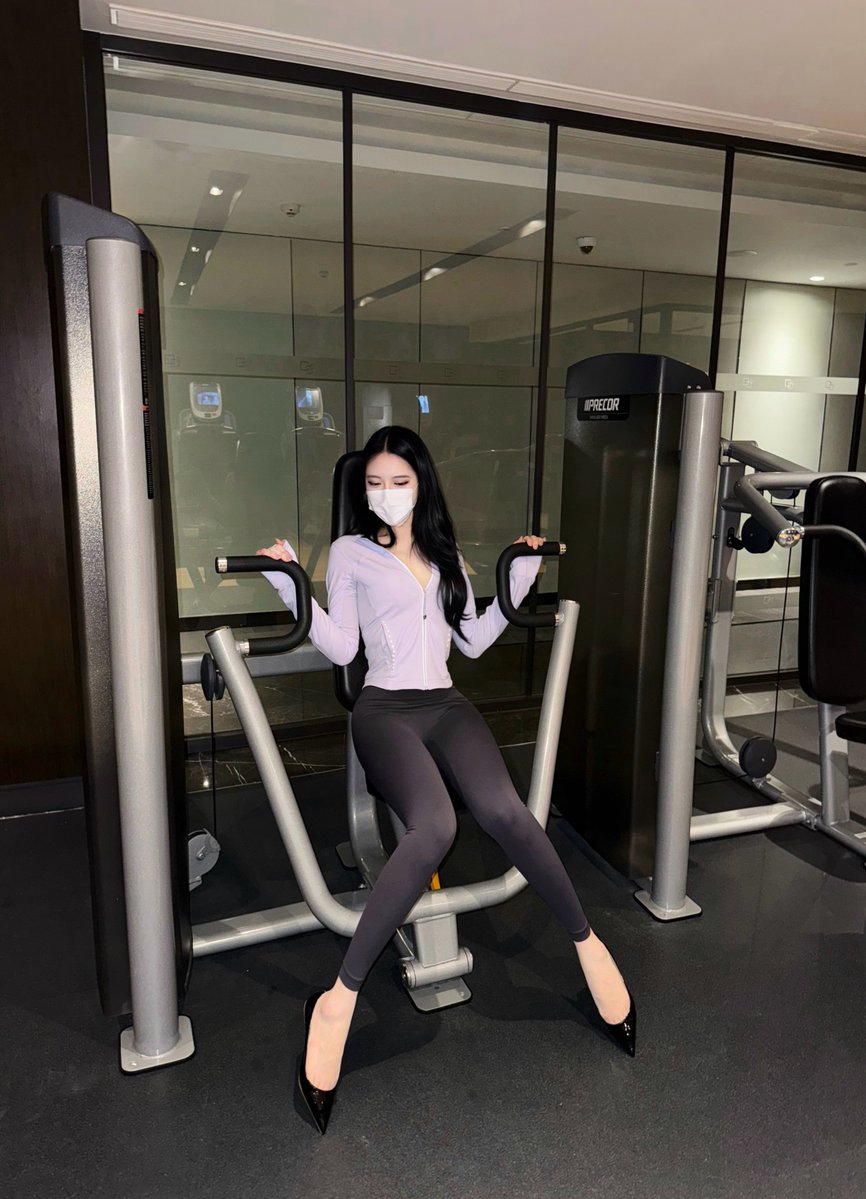 pgrcxb342's tweet photo. Tina
健身就得穿瑜伽裤里丝。 https://t.co/wU9Oles8Sr