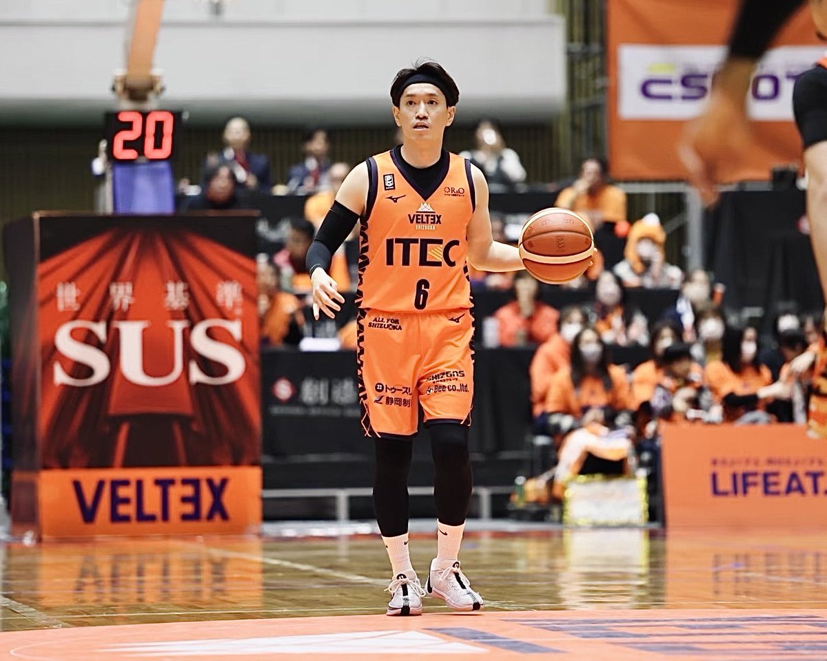 VELTEX_SHIZUOKA's tweet photo. 2023-24シーズンに #ベルテックス静岡 に所属した #大塚勇人 選手が現役引退を発表されました。冷静な判断から繰り広げる落ち着いたプレーで静岡に熱狂を届けてくれました。現役生活お疲れさまでした！これからのさらなるご活躍を心より応援しております💐

@YuuuTooo06 https://t.co/0LHYx6ZS0M