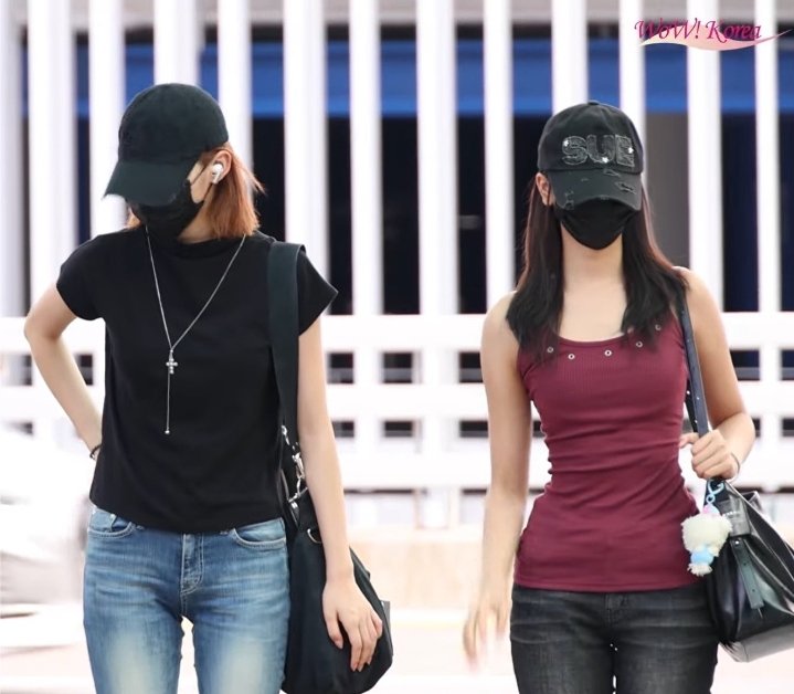 Rooftoplamp's tweet photo. Yahhh..kalian gk lagi brantem kan https://t.co/adlWMhfTJd