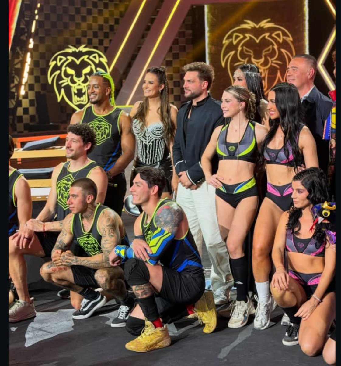 W0nk4_123's tweet photo. Define aura...
Nicola no es el conductor principal de #GuerrerosMundiales pero no lo ha necesitado, porque ser el host digital nos ha hecho disfrutar el proyecto con él muchísimo más.
Te queremos terreneitor 💚🦁
#NicolaPorcella https://t.co/AXM2OZApQi