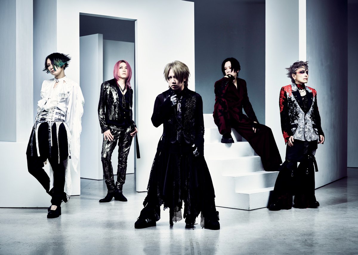 nightmare_staff's tweet photo. 【NEW SINGLE 「極夜行」 リリース情報】
34th Single「極夜行」
2026年9月16日リリース
限定盤 (CD+M-CARD)：CRCP-10505 ¥3,000 (税込)
通常盤 (CD)：CRCP-10506 ¥2,000 (税込)

[限定盤]
1.極夜行　
2.EoM　
＋M-CARD (｢極夜行｣Music Video＋Making Movie)

[通常盤]
1.極夜行
2.EoM
3.Resolve https://t.co/DsuIRV3GI1