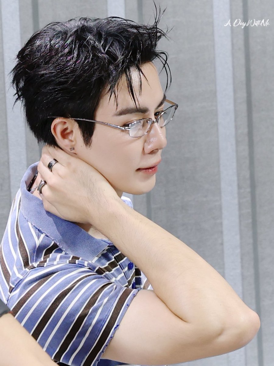 MinnKemika's tweet photo. 🔥🖤 หล่อไปแล้วล้านวินาที 

SUPER SUN POP UP AT SIAMCENTER
#ZeePrukSuperSunxSiamCenter

@ssupersun #SUPERSUN
@zee_pruk #ZeePruk https://t.co/rkiUd0UfQW