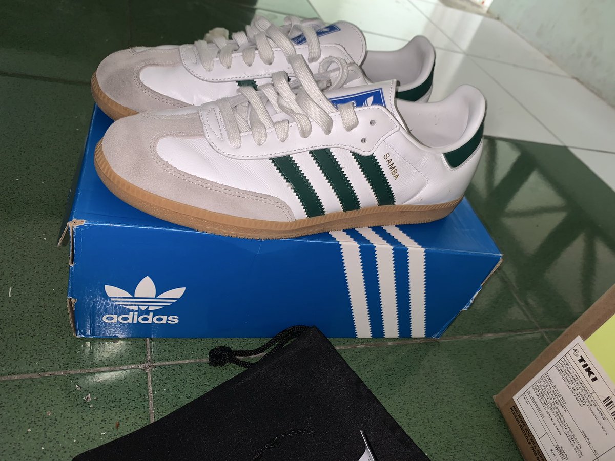 sedangmakannasi's tweet photo. Izin mas @JanganGoyah ๐๐ป
Nama Barang : Adidas samba OG White Collegiate green gum
Size : US9 / 42
Kondisi : like new / 3 x pemakaian
Kelengkapan : dus adidas , dus kick avanue , stiker , tas sepatu kick avanue , tag kick avanue
Price : 1.500.000 nego
#UGDforPSS https://t.co/G9YQ6jPlP9