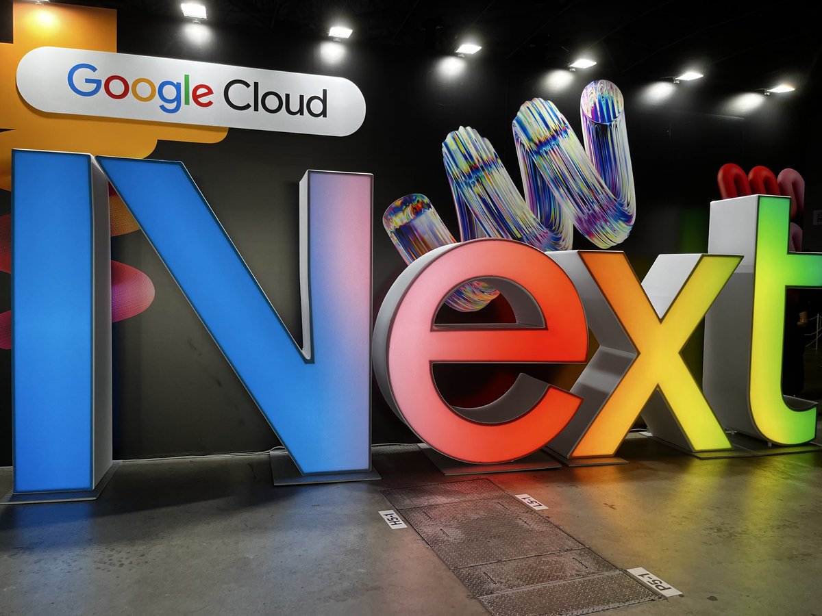 auaiyuma's tweet photo. 今年も面白かったです！

#googlecloudnext https://t.co/EgzBtF5Tzl