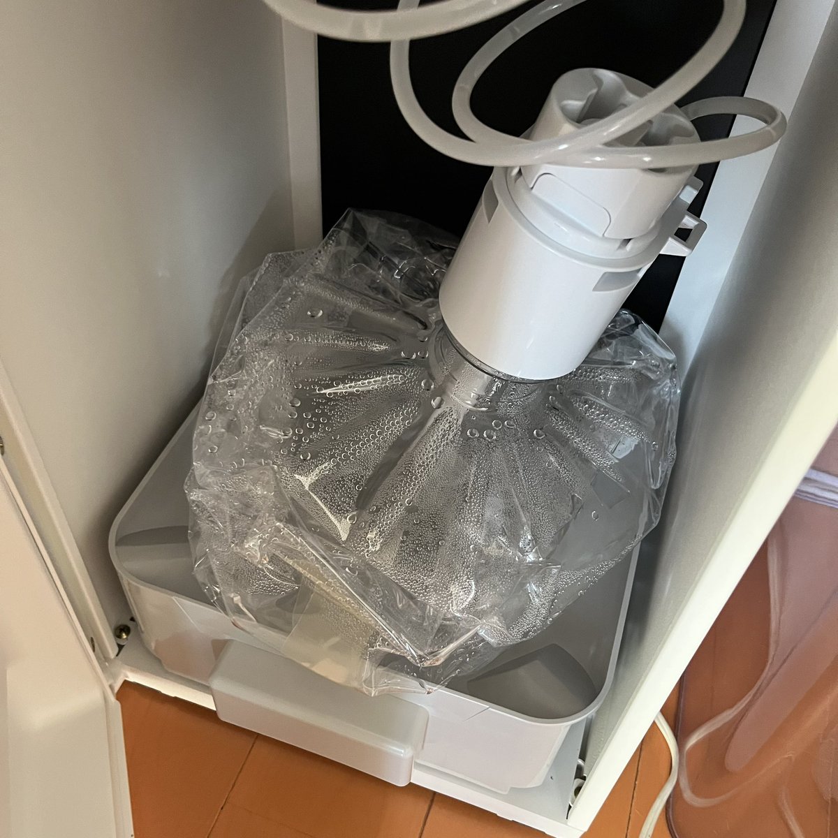 ウォーターサーバー 値下げ可⭕️ ウォーターサーバーが契約して3年たったので機種変したのですが、今
