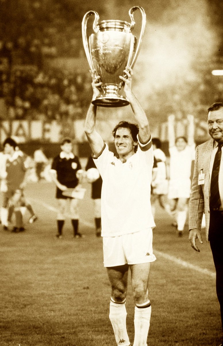 estoesanfield_'s tweet photo. 🙏 Nos ha dejado una leyenda del @acmilan y del fútbol mundial como Franco Baresi.

Nuestro más sentido pésame a los amigos y familiares de Franco Baresi en estos momentos tan difíciles.

Un tipo que hizo que la palabra clase y defensa fueran juntas.

#YNWA https://t.co/1PlAEWEO6f