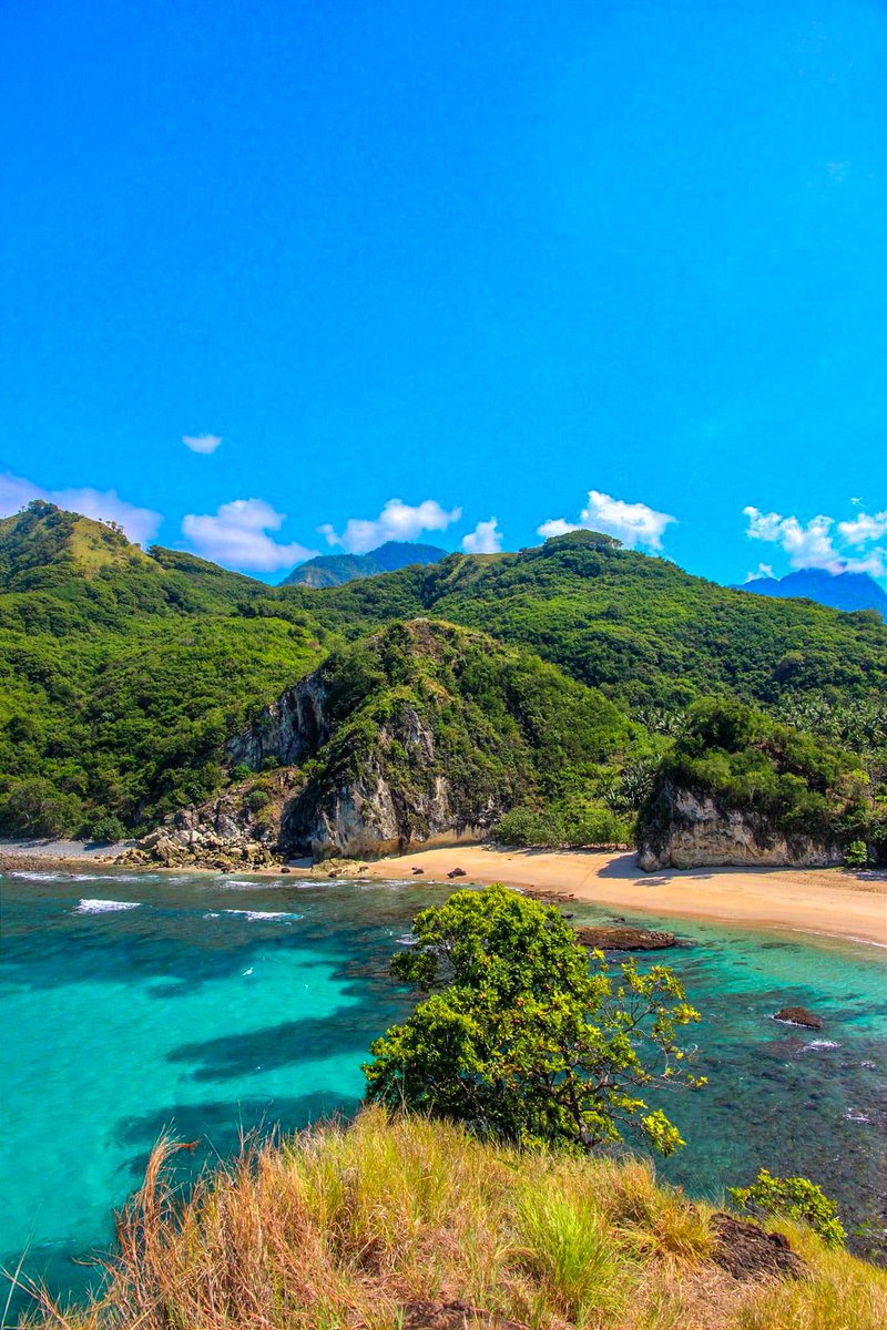 GlobeTucker92's tweet photo. L’Indonésie 🇮🇩  mais pas à Bali ni à Lombok https://t.co/ML7SXjzBcb