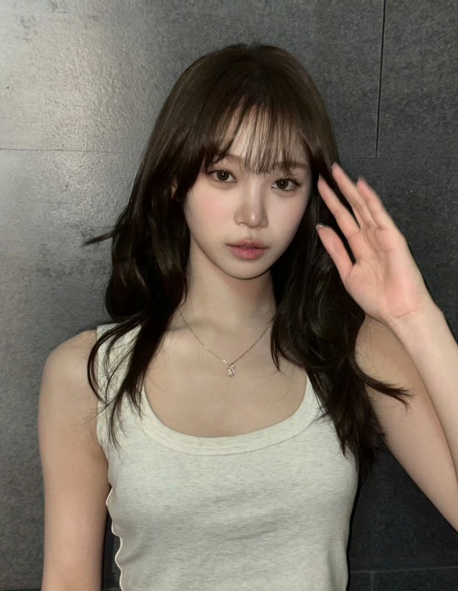 z1yu_k's tweet photo. The best leader, the brightest vocalist. Happy Birthday Kim Chaewon

TIME TO CELEBRATE
CHAEWON
#TimeToChaelebrate
#여름의인트로_김채원 https://t.co/sf2LNDmXoq