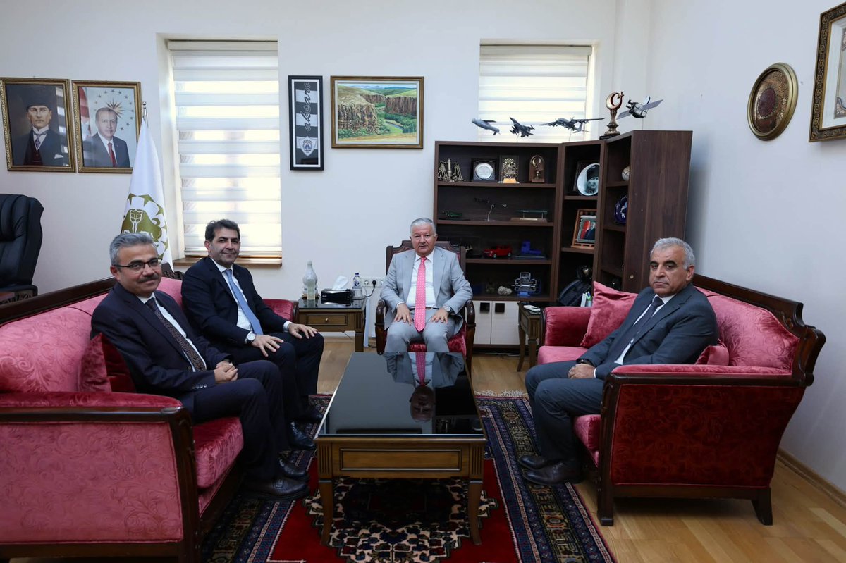 aksarayhabertv's tweet photo. Vali Murat Duru, Milli Eğitim Akademisi Başkanı Prof. Dr. Ali Fuat Arıcı ve Kurul Üyesi Prof. Dr. İsmail Aydoğan’ı makamında kabul etti.

#aksaraytv #aksaray #aksarayhaber 
#68aksaray #aksaraybelediyesi #aksarayspor 
#aksaraysondakika #aksarayvaliliği https://t.co/9ixbYBUcv9