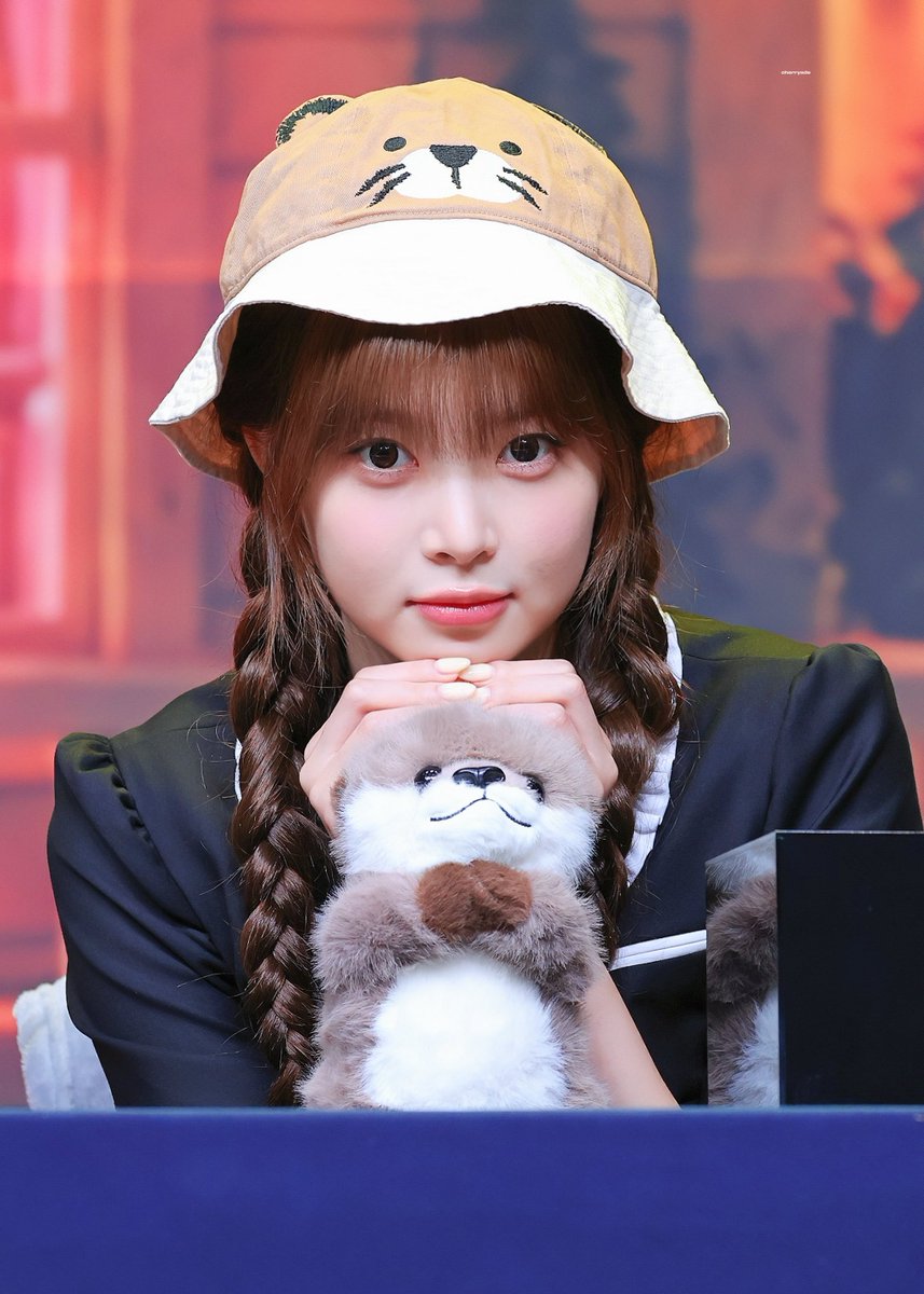 cherryade_hec's tweet photo. 260722 수달🦦? 나 ?

#은채 #홍은채 #EUNCHAE #HONGEUNCHAE #ウンチェ
#르세라핌 #LE_SSERAFIM https://t.co/hhpPZAekwW