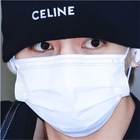 myu_kookv's tweet photo. Not those eyes 🥺 https://t.co/vyAtlr6iaP
