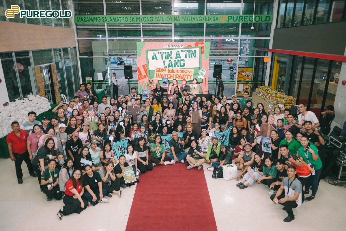 Puregold_PH's tweet photo. 𝙉𝙚𝙫𝙚𝙧 𝙡𝙚𝙩 𝙩𝙝𝙚𝙢 𝙠𝙣𝙤𝙬 𝙮𝙤𝙪𝙧 𝙣𝙚𝙭𝙩 𝙢𝙤𝙫𝙚

Yung move ➡️ buksan ang tindahan ng 1AM onwards, at mag-drip drip ‘til sunrise 😂🥳

Thank you for this experience, our Panalo Fam!!! Check and grab your photos here! 📸 

SB19PALOOZA FESTIVAL

#SB19atLollapalooza #AlwaysPanalo
