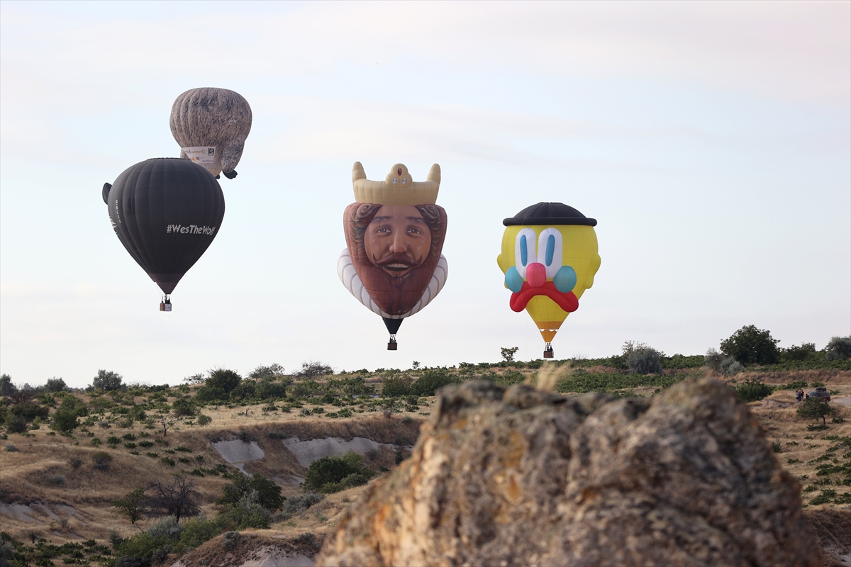 pusholder's tweet photo. Kapadokya Balon Festivali düzenlendi. https://t.co/17TCR9Ua5H
